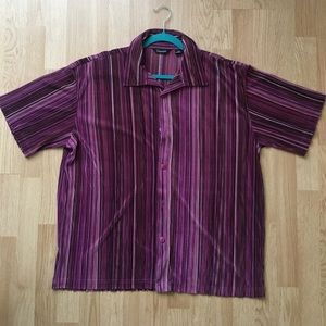 Men’s casual short sleeve button down shirt